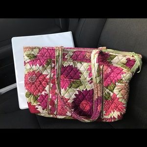 Vera Bradley Purse in Hello Dahlia!